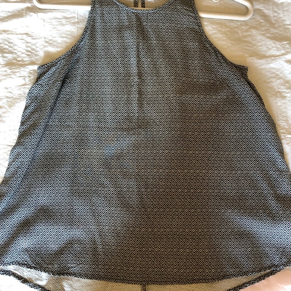 Women's Black and White Patterned Top